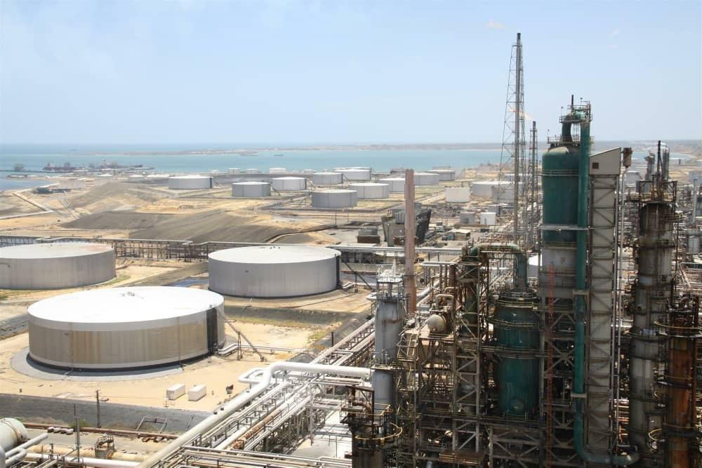Refinerías y plantas industriales