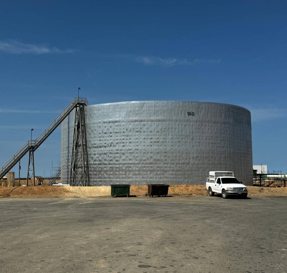 Tanque con aislamiento térmico nuevo