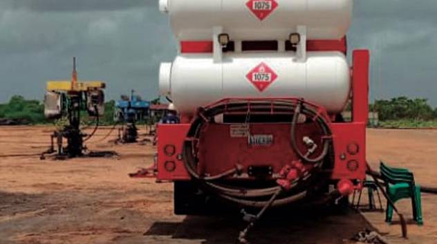 Unidad de petróleo caliente en operación
